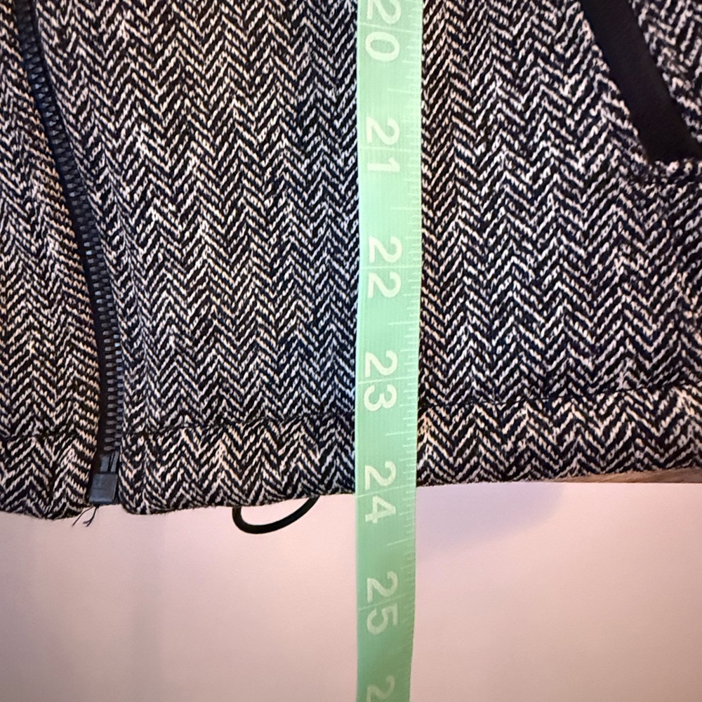 North Face Women's Apex Chromium Thermal jacket - Picture 8 of 9